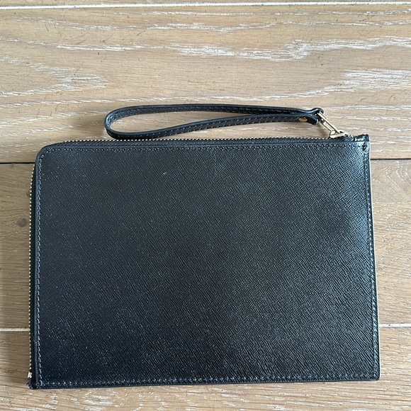 Barney New York, beautiful saffiano  leather clutch wristlet silver zipper - Picture 3 of 9